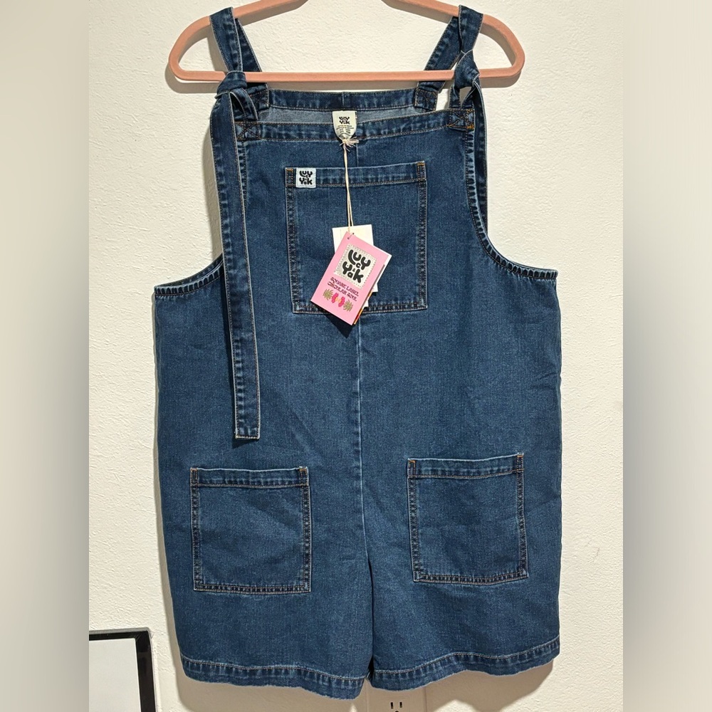 NWT LUCY & YAK ORIGINAL DUNGAREE SHORTS: ORGANIC DENIM - MID WASH BLUE